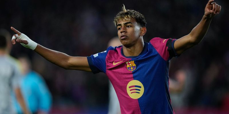 Lamine Yamal Với Messi & Ronaldo Ở Tuổi 17 – Ai Xuất Sắc Hơn? 5 Yamal đang cho thấy được vai trò của mình ở Barca